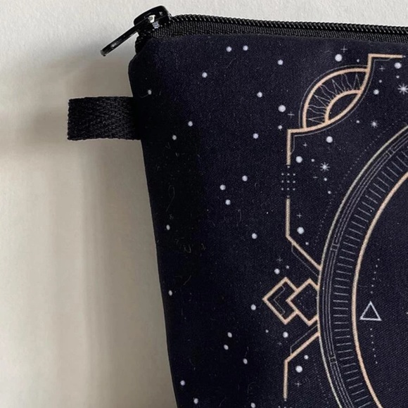 ♏️ Scorpio Makeup Bag ♏️ - Picture 2 of 4